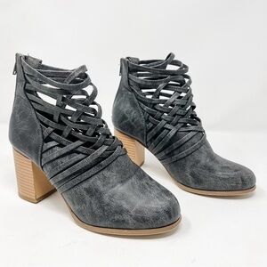 JG Size 7 Gray Block Heeled Braided Ankle Boot